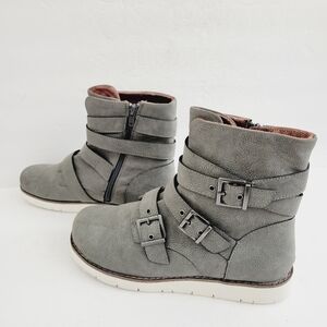 NEW BOC  Gray Faux Leather Kiley Boots , Size 9